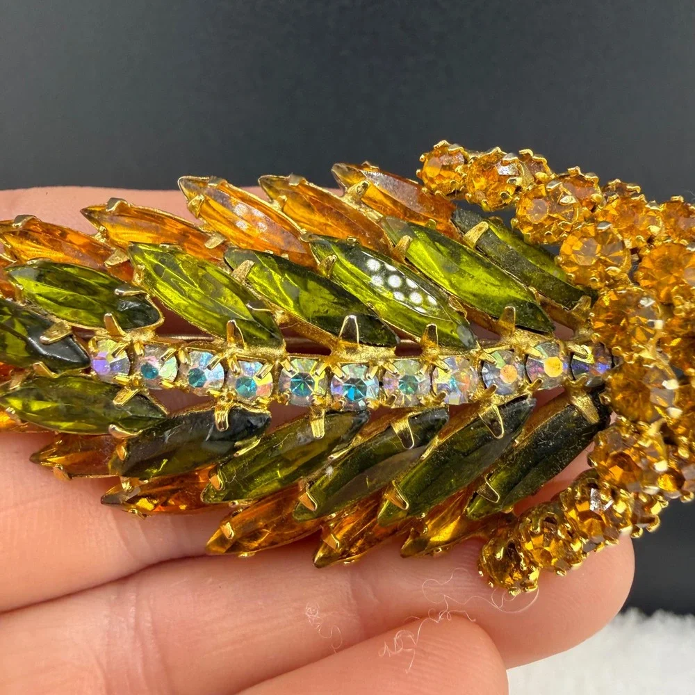 Vintage Brooch Clip On Earrings Set NICE Brown Green Rhinestone Leaf Gold Tone